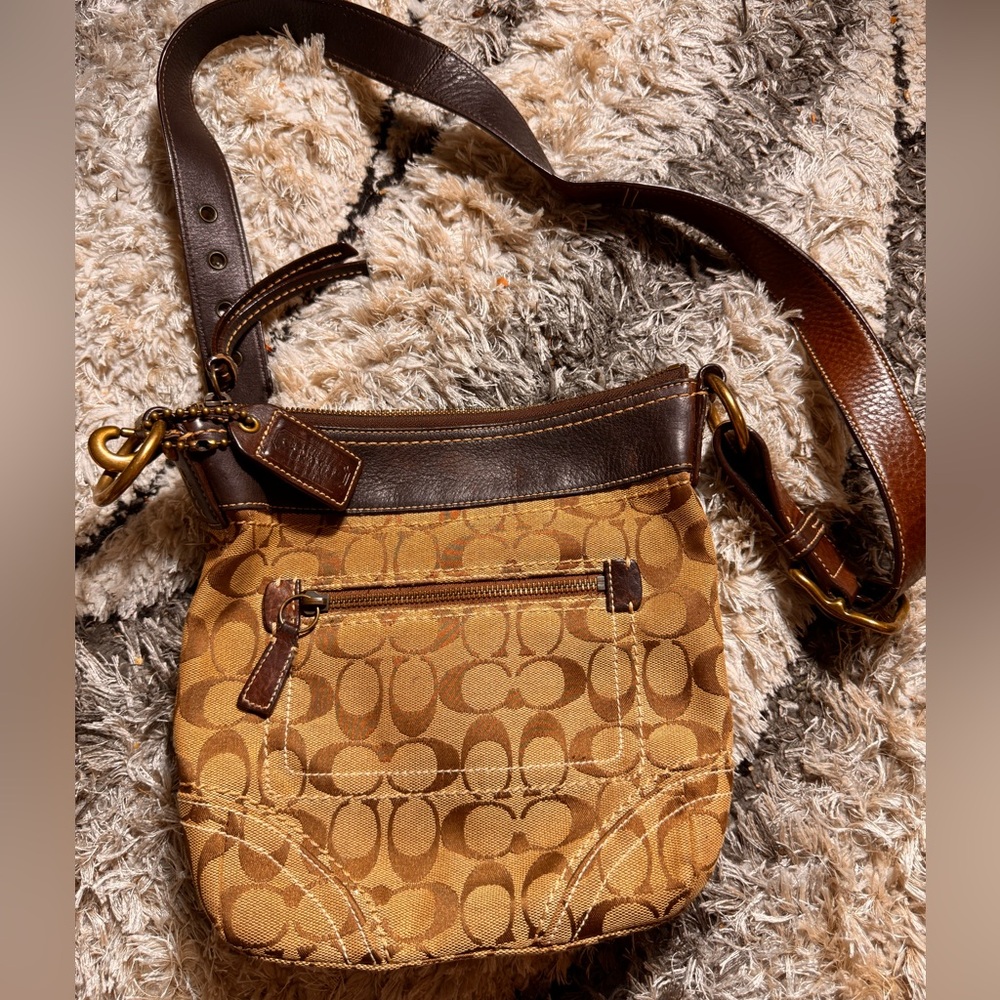 Coach ๐ - Picture 3 of 4